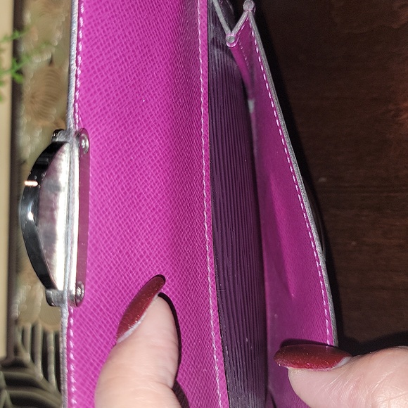 Authentic Louis Vuitton Epi Astrid Wallet - Picture 8 of 14